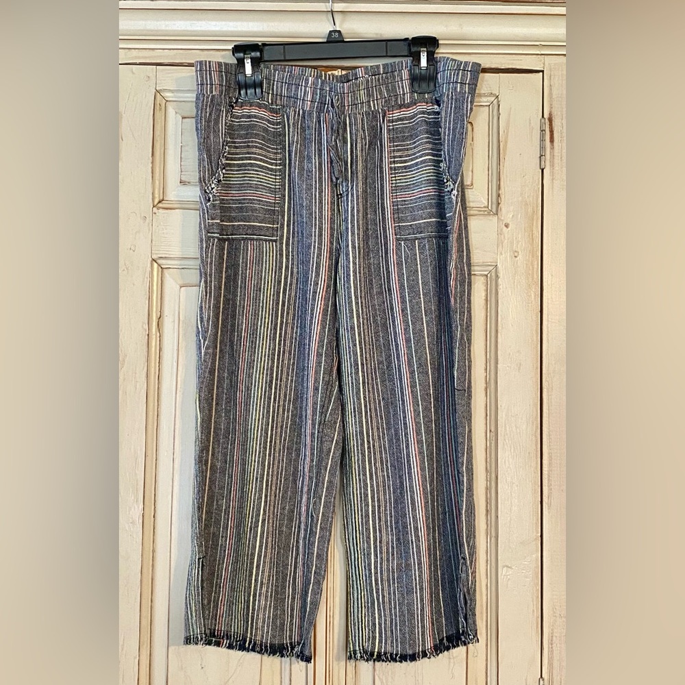 Striped Casual Wide-Leg Cropped Pants in Multicolor